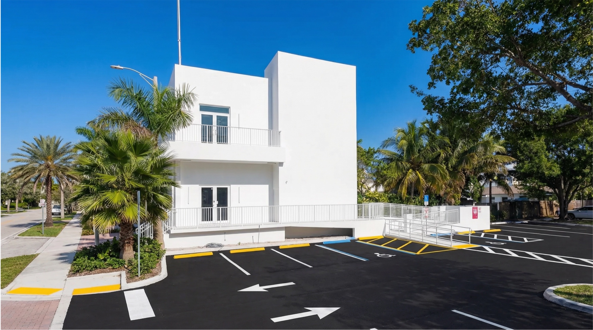 Park 201 parking lot at 201 N. Ocean Dr, Hollywood FL — exterior view